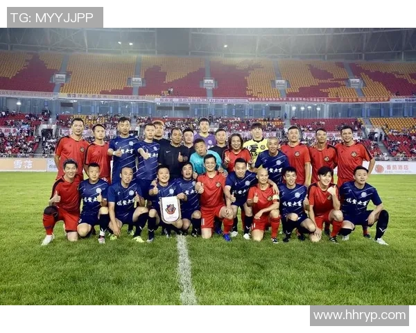 鞍山男足球星闪耀赛场展现拼搏精神引领球队不断前行